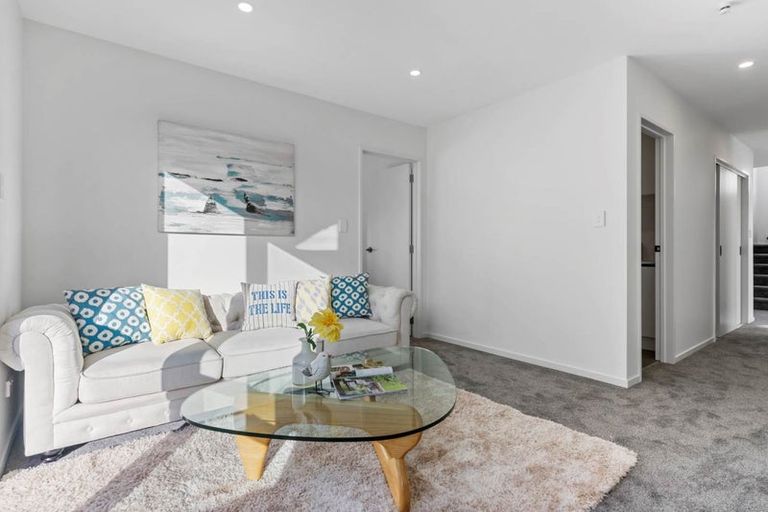 Photo of property in 40 San Prospero Crescent, Henderson, Auckland, 0612