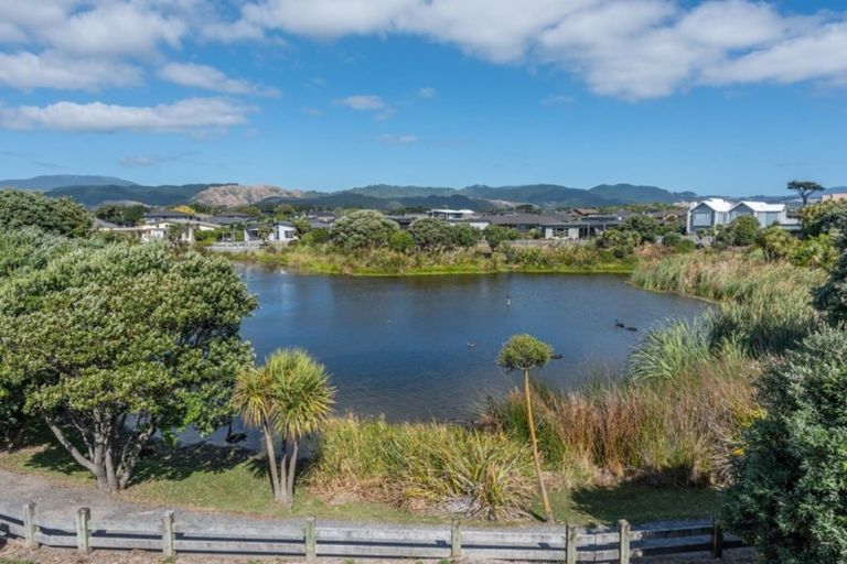 Photo of property in 16 Takahe Drive, Paraparaumu Beach, Paraparaumu, 5032