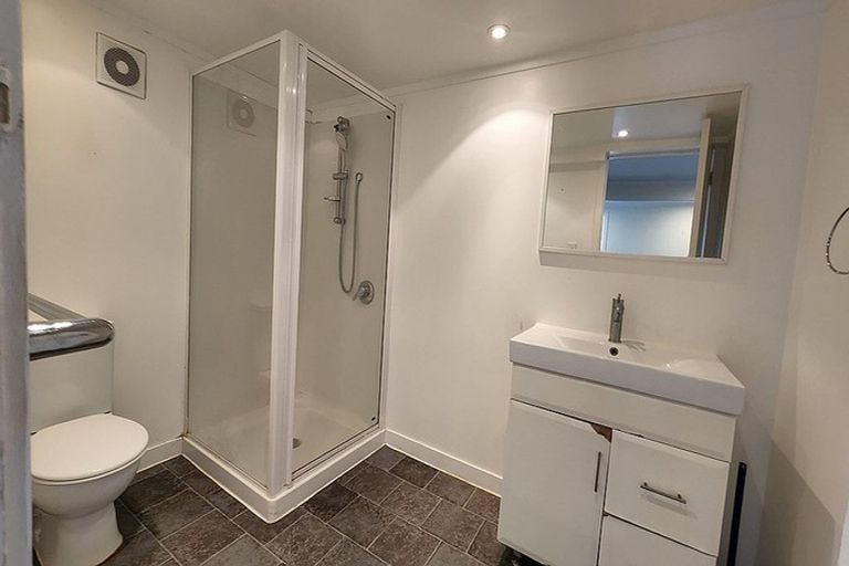 Photo of property in 139 Luckens Road, West Harbour, Auckland, 0618