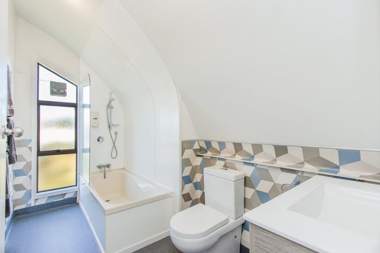 Photo of property in 6 Rinaha Place, Koutu, Rotorua, 3010