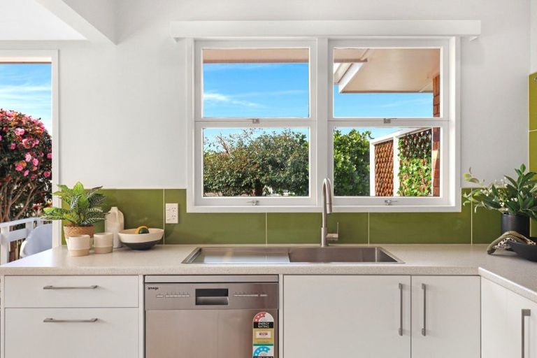 Photo of property in 9a Lilac Place, Otumoetai, Tauranga, 3110