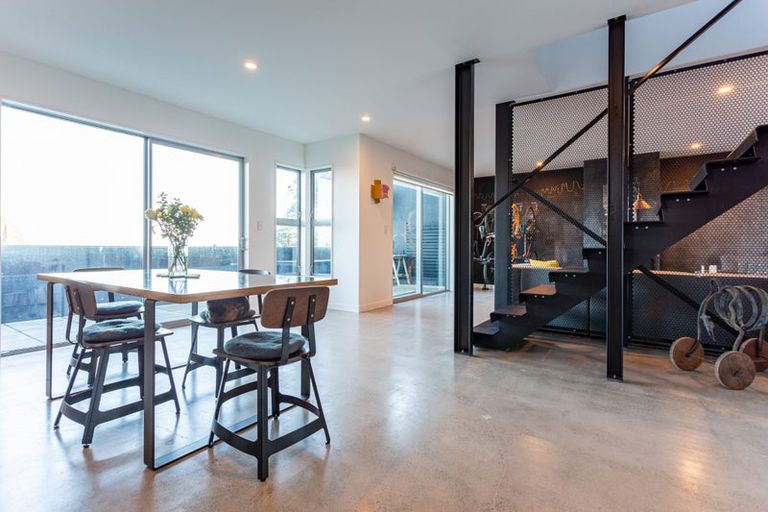 Photo of property in 394 The Esplanade, Island Bay, Wellington, 6023