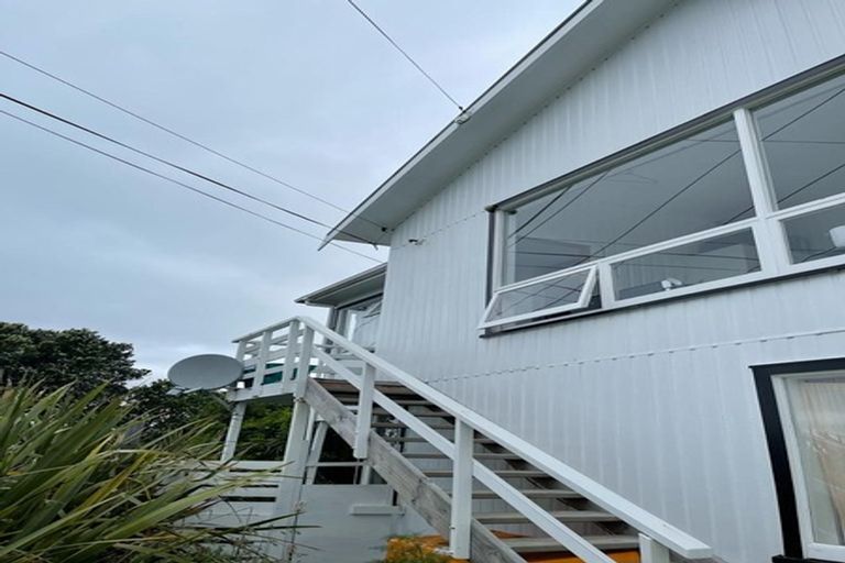 Photo of property in 60 Mortimer Terrace, Brooklyn, Wellington, 6021