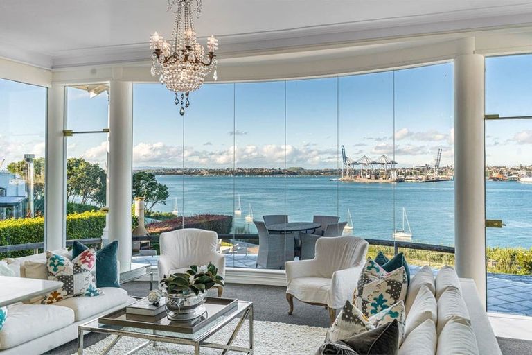 Photo of property in 55 Stanley Point Road, Stanley Point, Auckland, 0624