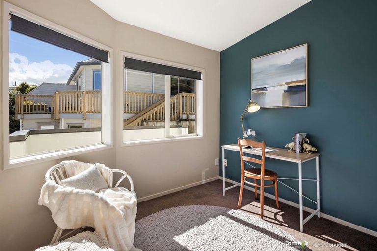 Photo of property in 80c Stewart Drive, Newlands, Wellington, 6037