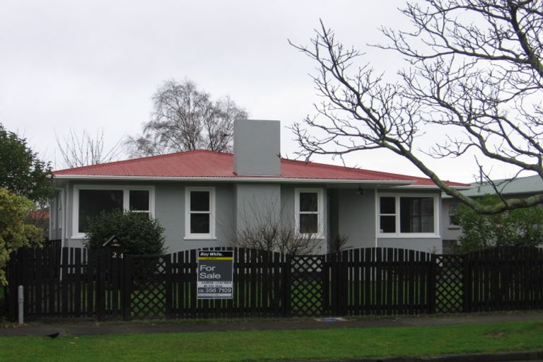 Photo of property in 24 Cavendish Crescent, Awapuni, Palmerston North, 4412