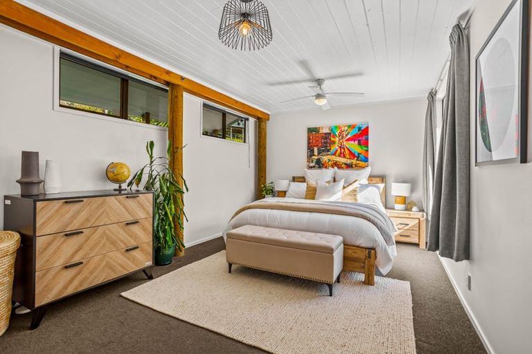 Photo of property in 7 Mahuta Grove, Northcote, Auckland, 0627