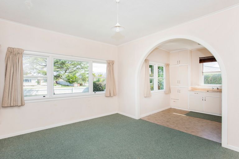 Photo of property in 15 Cochrane Street, Elgin, Gisborne, 4010