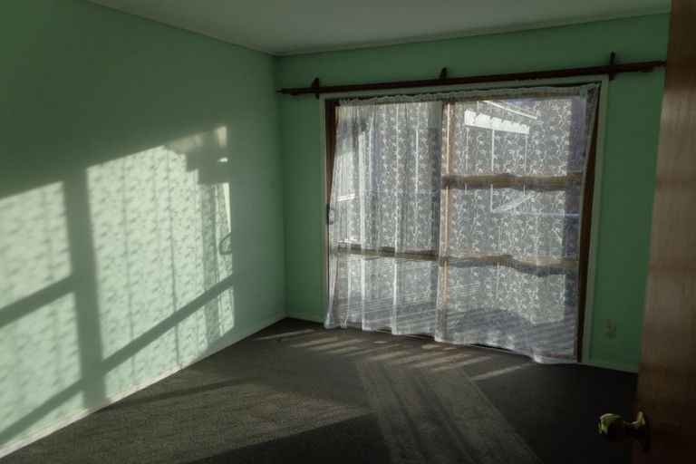 Photo of property in 18 Pomaria Road, Henderson, Auckland, 0610