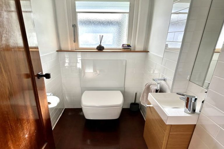 Photo of property in 10 Wayside, Miramar, Wellington, 6022