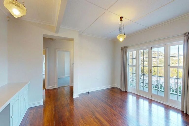 Photo of property in 43 Trelissick Crescent, Ngaio, Wellington, 6035