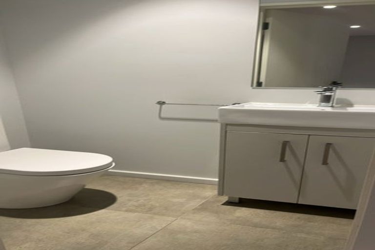 Photo of property in 75 Bordeaux Parade, Te Atatu South, Auckland, 0610