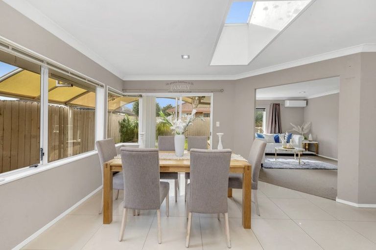 Photo of property in 58 Frank Nobilo Drive, Golflands, Auckland, 2013