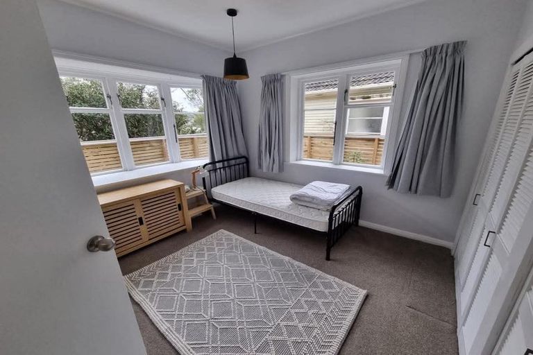 Photo of property in 12 Rodney Street, Northland, Wellington, 6012