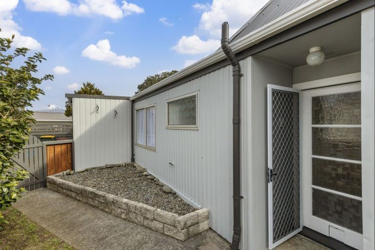 Photo of property in 1/9 Brierley Place, Marfell, New Plymouth, 4310