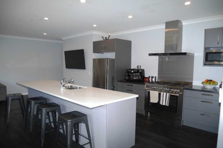 Photo of property in 41 San Priamo Place, Paraparaumu Beach, Paraparaumu, 5032