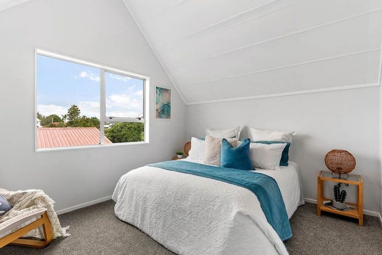 Photo of property in 3 Imperial Place, Henderson, Auckland, 0612
