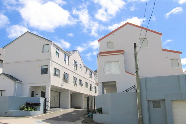 Photo of property in 1/142 Ghuznee Street, Te Aro, Wellington, 6011