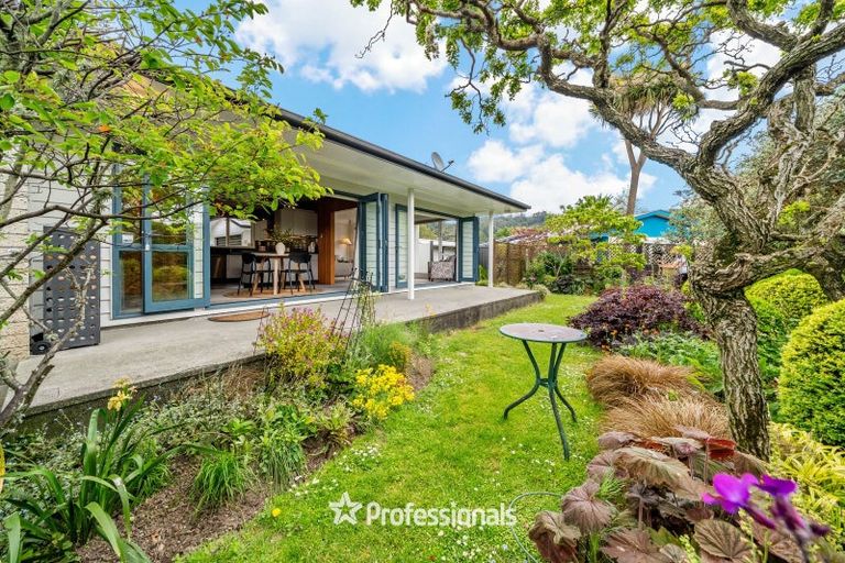 Photo of property in 294 Stokes Valley Road, Stokes Valley, Lower Hutt, 5019