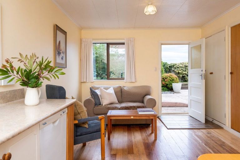 Photo of property in 13 Roslyn Road, Bluff Hill, Napier, 4110
