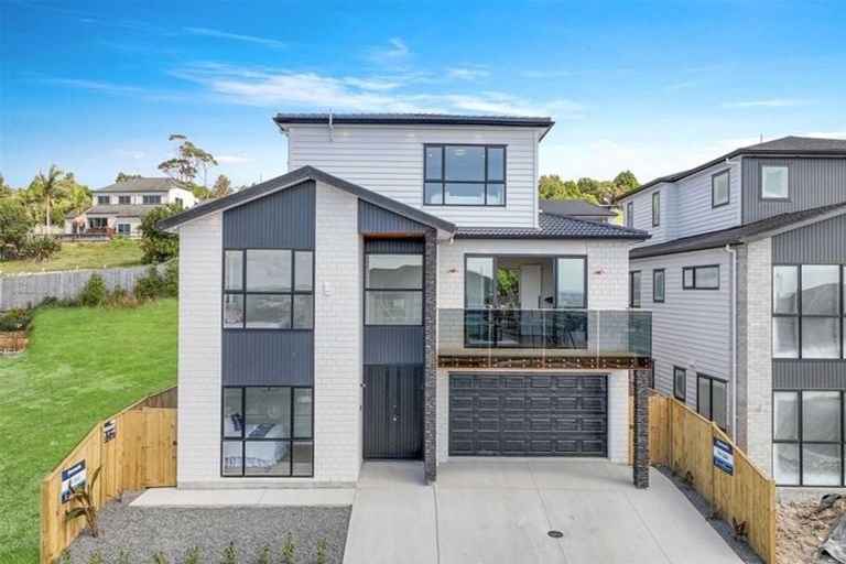 Photo of property in 103 Ennis Avenue, Pakuranga Heights, Auckland, 2010