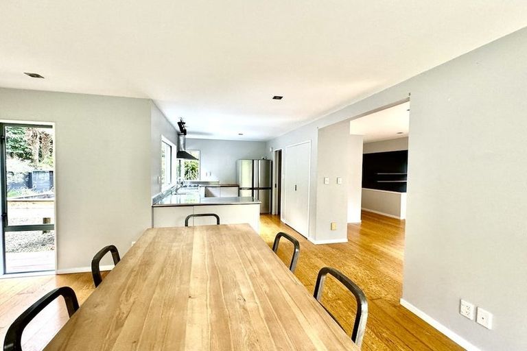 Photo of property in 90 Park Road, Titirangi, Auckland, 0604