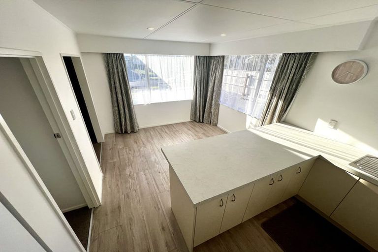 Photo of property in 12 Palliser Place, Milson, Palmerston North, 4414