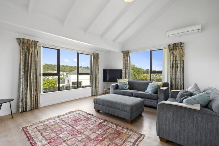 Photo of property in 84 Mercury Way, Whitby, Porirua, 5024