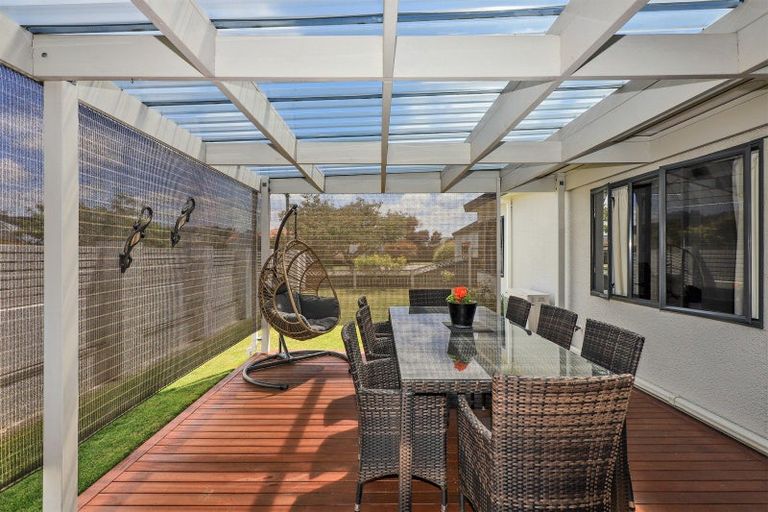 Photo of property in 12 Knightsbridge Place, Taradale, Napier, 4112