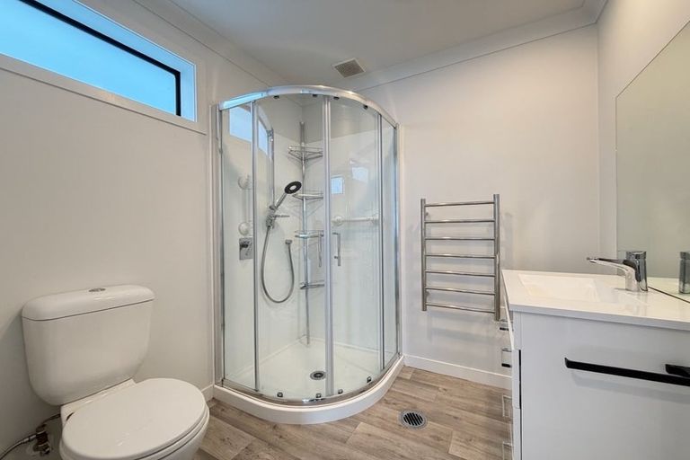 Photo of property in 13 Ara Patukawenga, Tawa, Wellington, 5028