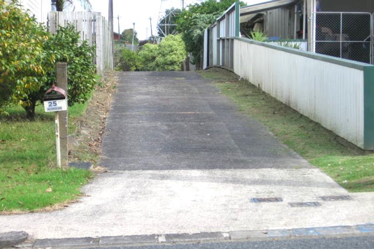 Photo of property in 25 Lyndhurst Road, Te Atatu South, Auckland, 0610