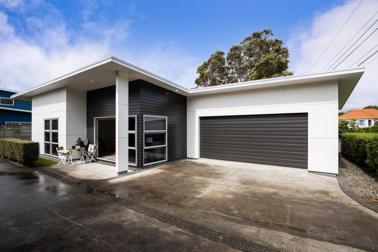 Photo of property in 3 Mill Road, New Plymouth, 4310