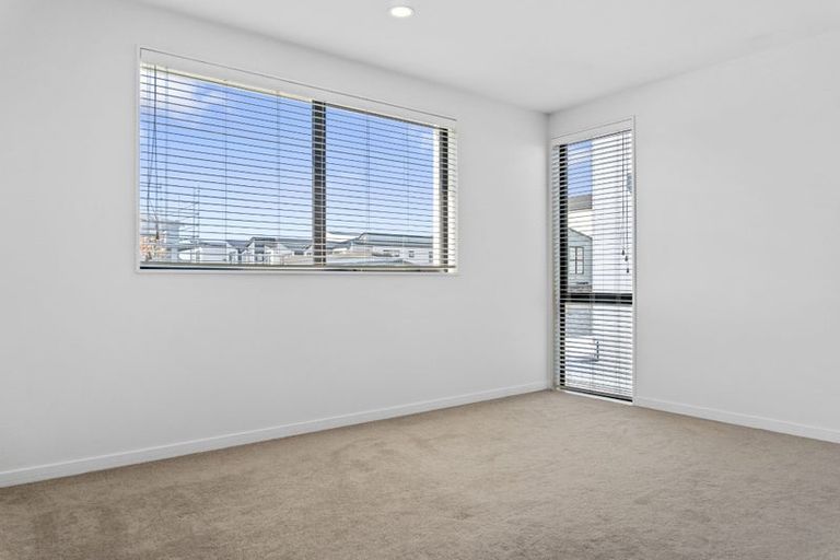 Photo of property in 117 Tarapuka Road, Westgate, Auckland, 0814