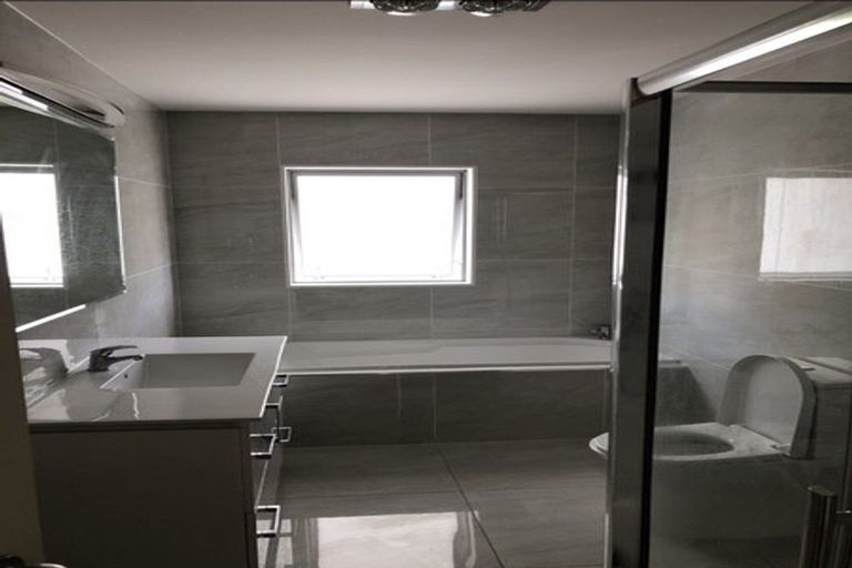 Photo of property in 41 Nimstedt Avenue, Oteha, Auckland, 0632