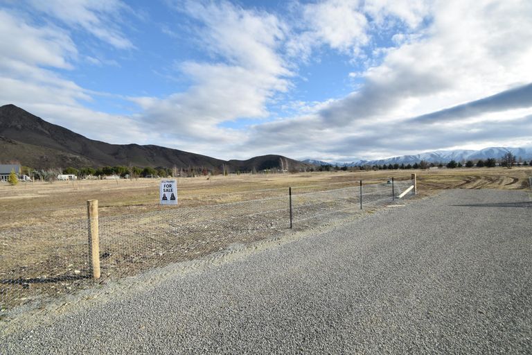 Photo of property in 17 Hardacre Place, Omarama, 9412