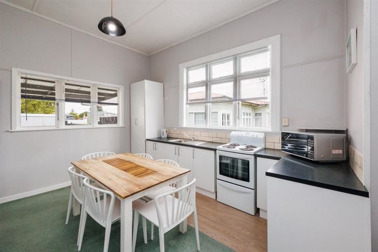 Photo of property in 10 Rira Street, Marton, 4710