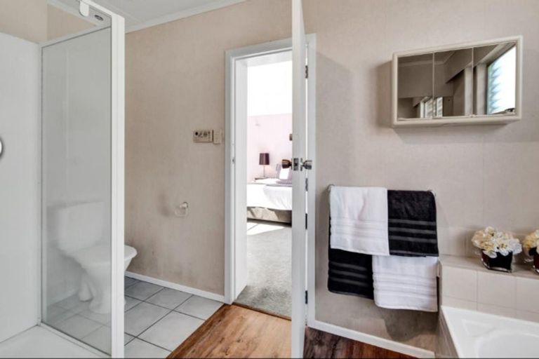 Photo of property in 9 Kennedy Place, Merrilands, New Plymouth, 4312