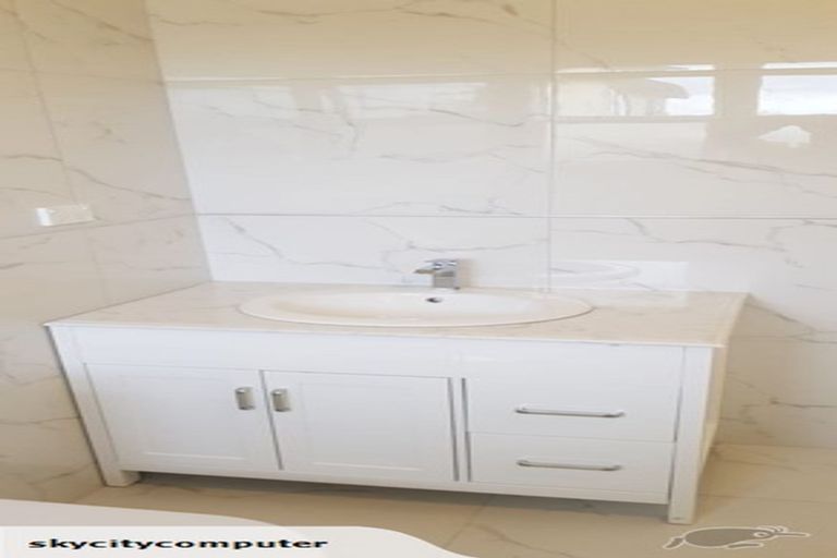 Photo of property in 108 Rathgar Road, Henderson, Auckland, 0610