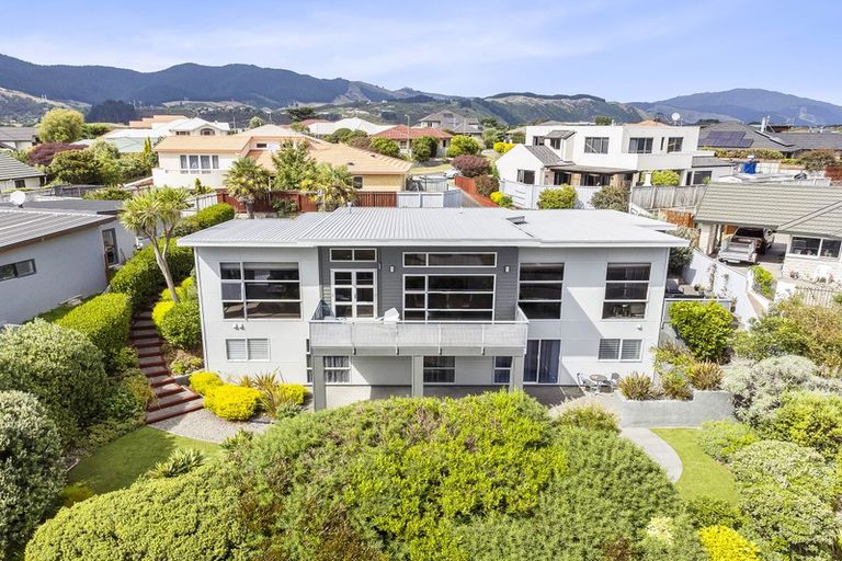 Photo of property in 12 Millennium Hill, Paraparaumu, 5032
