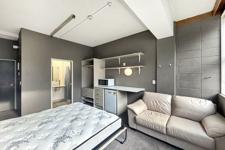 Photo of property in Sharella Living, 20 Glenmore Street, Thorndon, Wellington, 6011
