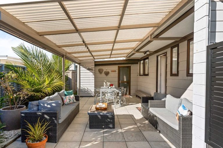 Photo of property in 408 Ocean Road, Whangamata, 3620