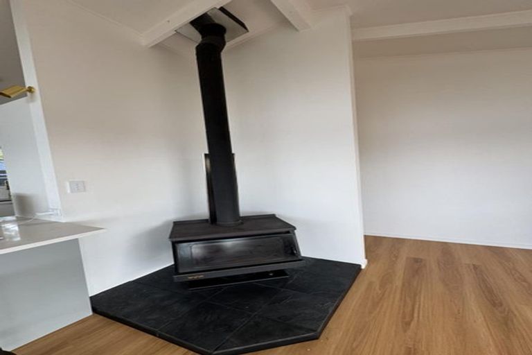 Photo of property in 3 Hartley Terrace, Massey, Auckland, 0614