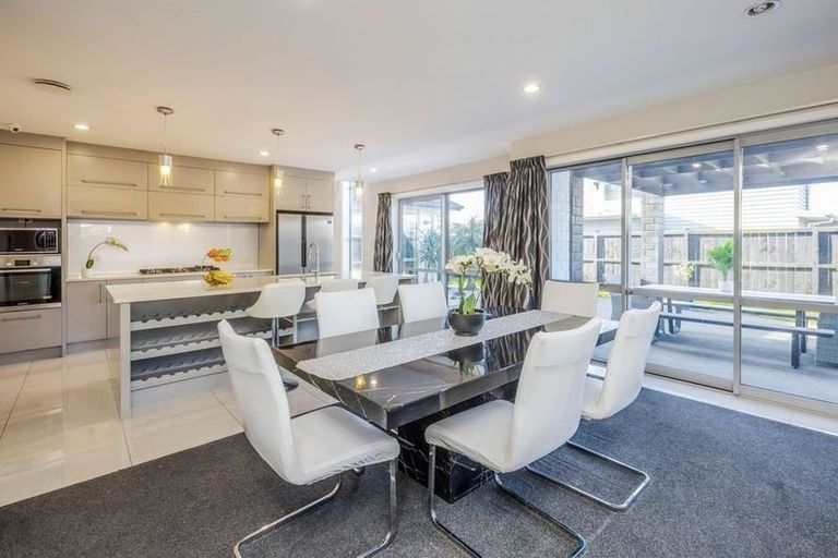 Photo of property in 6 Milano Boulevard, Karaka, Papakura, 2113