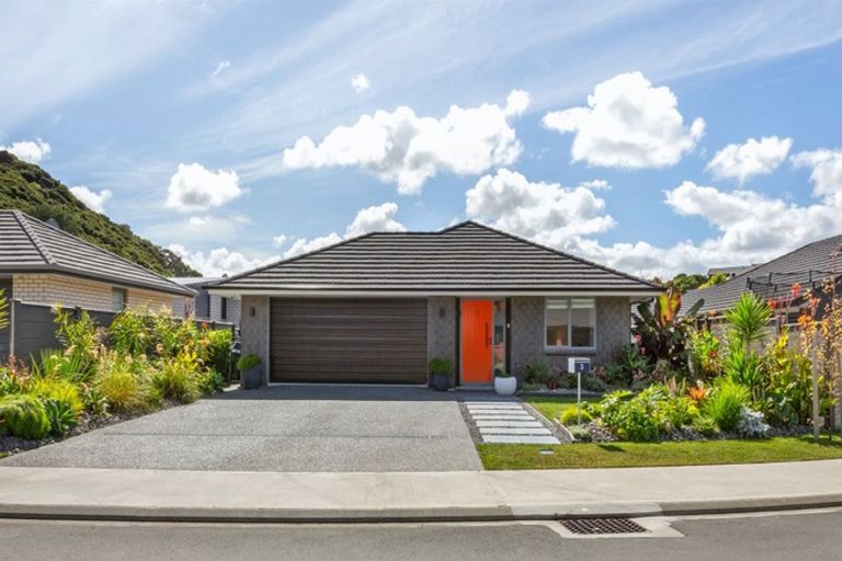 Photo of property in 3 Shearwater Lane, Whitby, Porirua, 5024