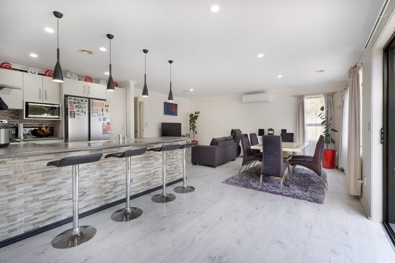 Photo of property in 42 Tongariro Drive, Aotea, Porirua, 5024