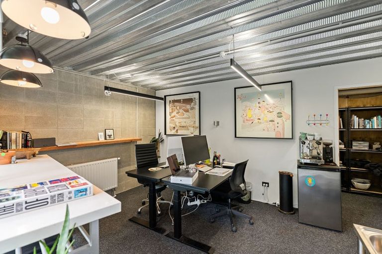 Photo of property in 64a Orangi Kaupapa Road, Northland, Wellington, 6012