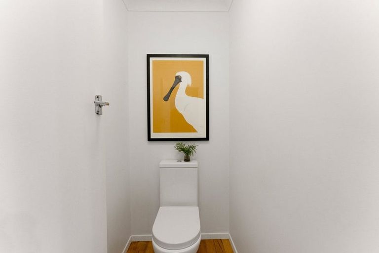 Photo of property in 3b Wheeler Place, Upper Vogeltown, New Plymouth, 4310