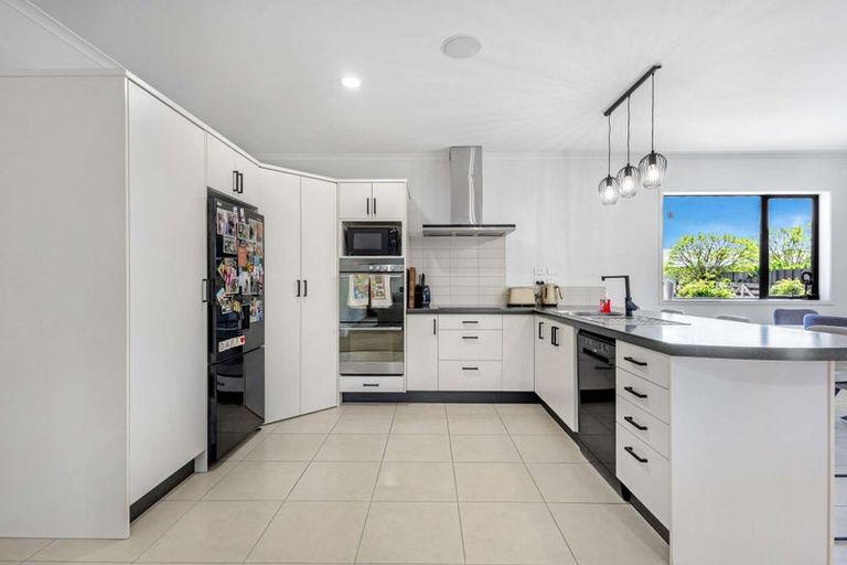 Photo of property in 3 Waitaha Place, Clive, 4102