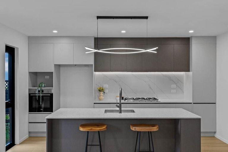 Photo of property in 2d Gordon Stanley Drive, Massey, Auckland, 0614