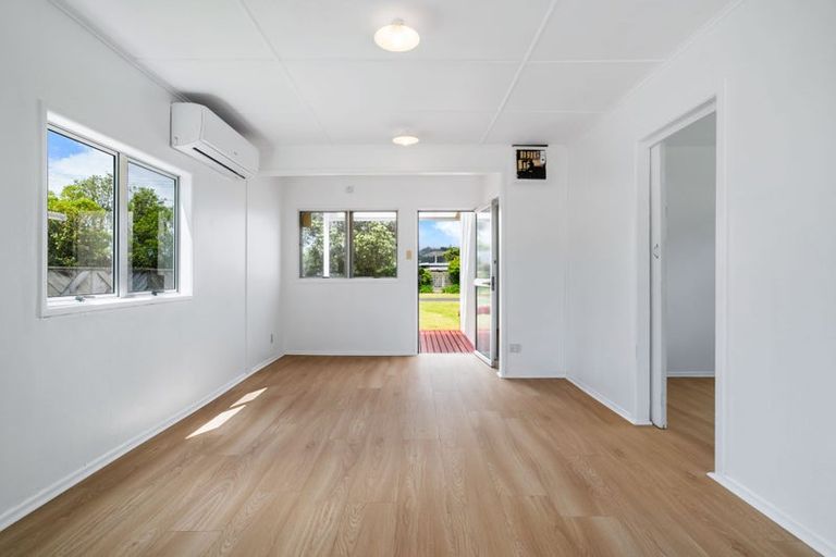 Photo of property in 104a The Square, Whangamata, 3620
